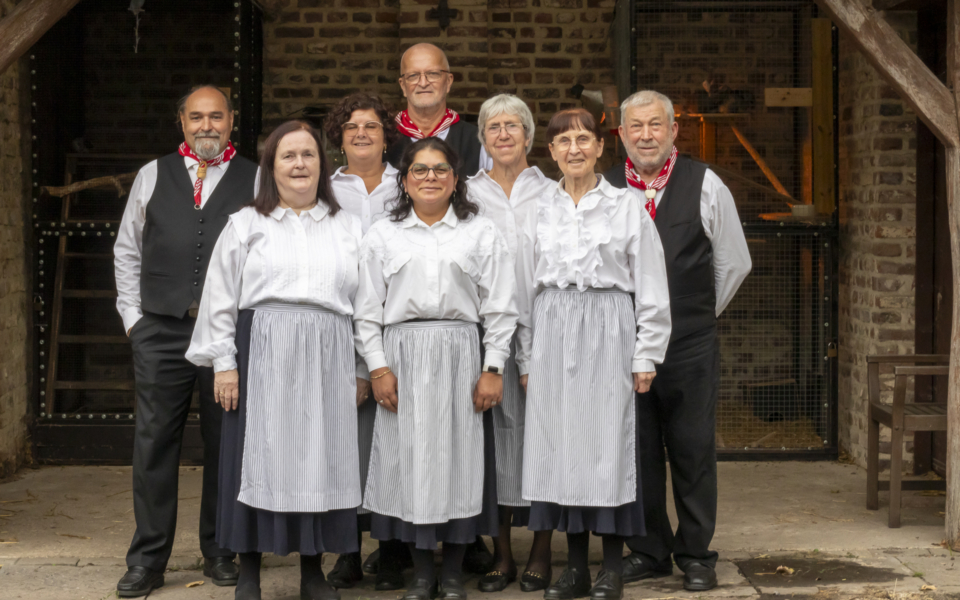 groepsfoto-volksdansen-2